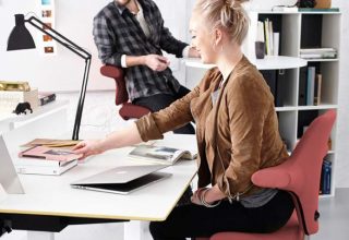 Ergonomia pracy: Jak poprawić komfort i efektywność?