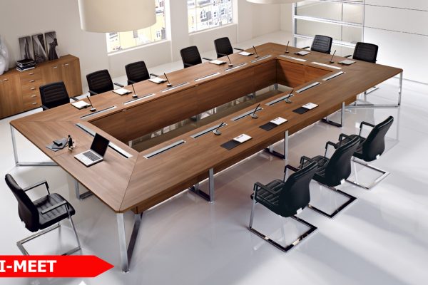 Stoły konferencyjne i-Meet LAS Mobili w sali konferencyjnej