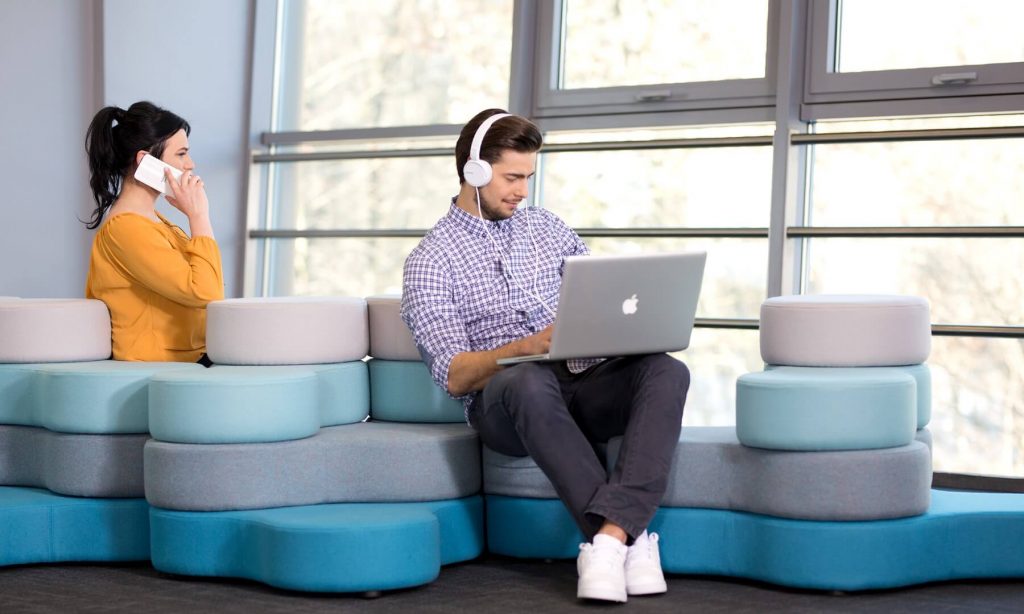 Tapa – modułowa pufa do nowoczesnych biur