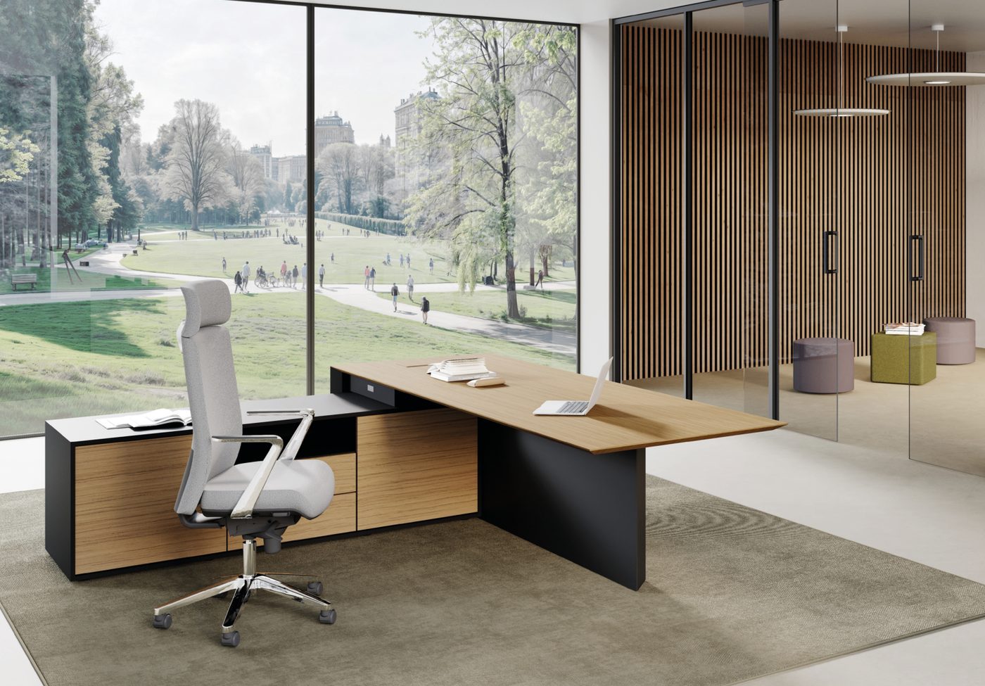 Bold Elevable — biurko dyrektorskie w gabinecie z przeszkleniem